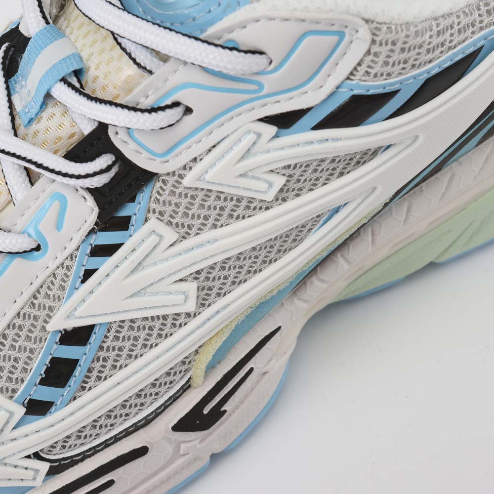 Offwhite_UK9.5/EU44 RF126